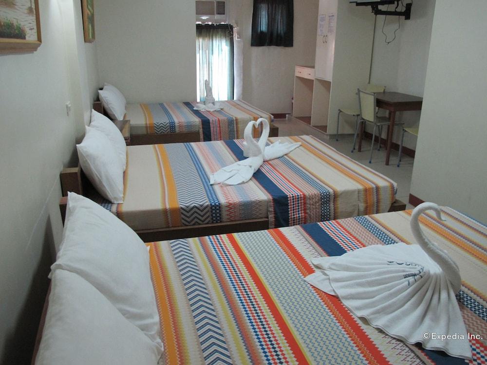 Sea Jewel Beach Resort Puerto Galera Extérieur photo